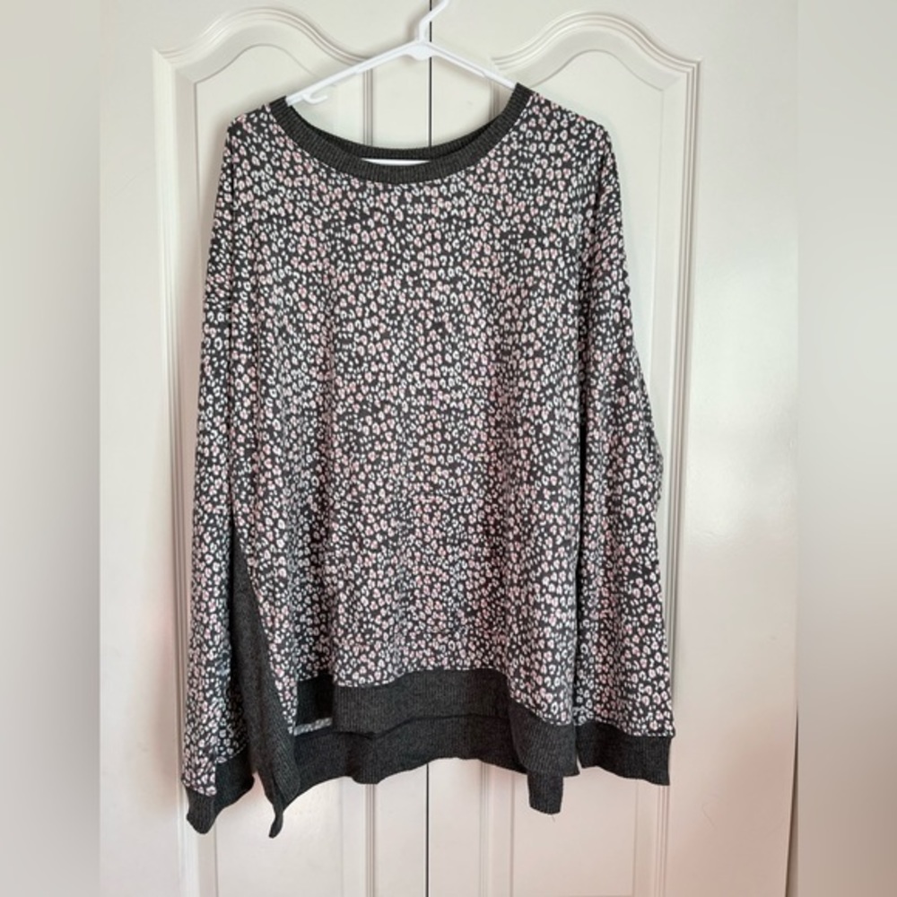 Cuddl Dud Womens Super Soft Grey‎ Sweater with White and Pink Flowers. TXXL.